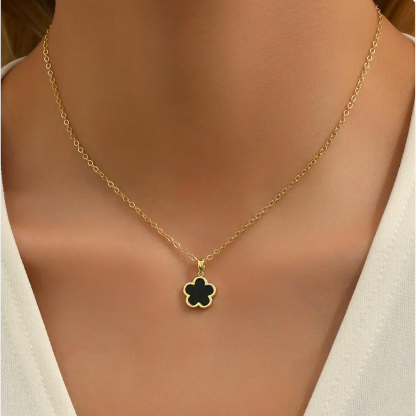 Clover Necklace (Black)
